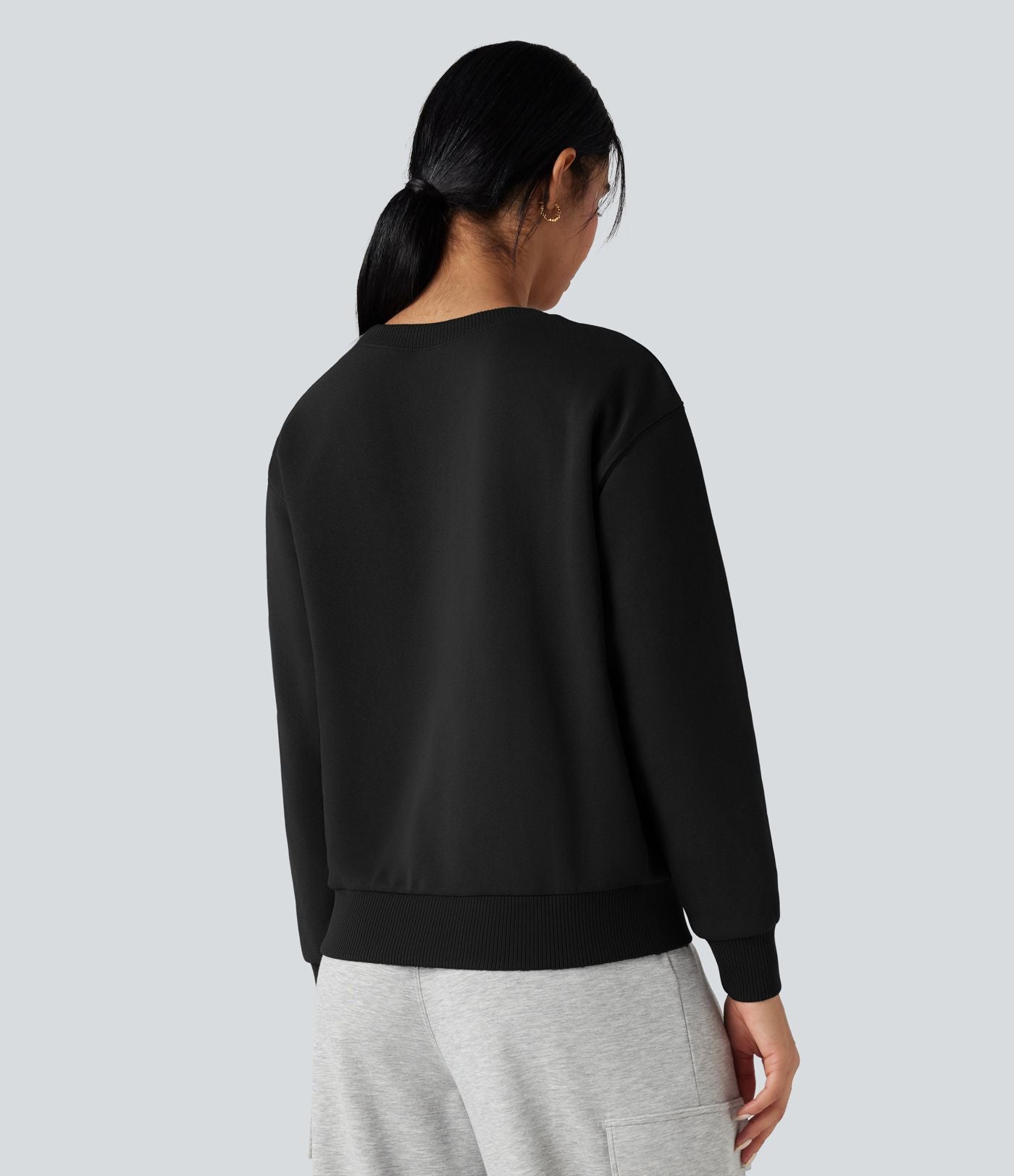 Sweat-shirt coton col rond manches longues avec poches