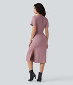 Robe tailleur mi-longue moulante manches courtes froncée