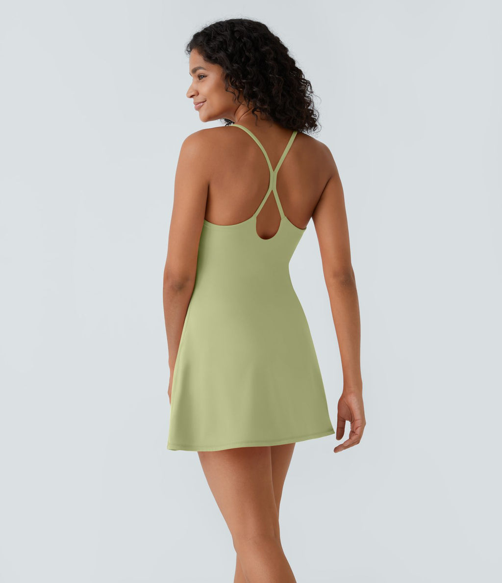 Robe SoftlyZero™ Airy mini d'activité à dos nu avec découpes 2-en-1 avec poches et effet frais InstantCool, protection solaire UPF50+