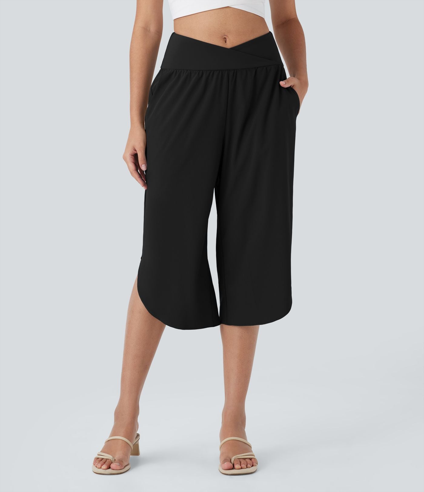 Pantalon capri de vacances Breezeful™ taille haute croisée avec poches latérales, fente et séchage rapide