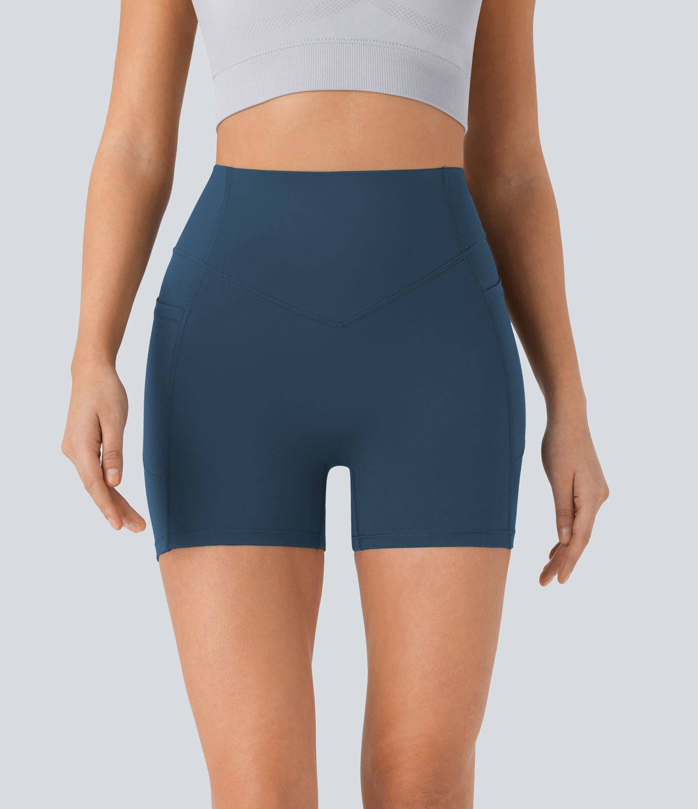 Short cycliste 12,5 cm d'entraînement gainant galbant taille haute avec effet scrunch et poches Halara UltraSculpt™
