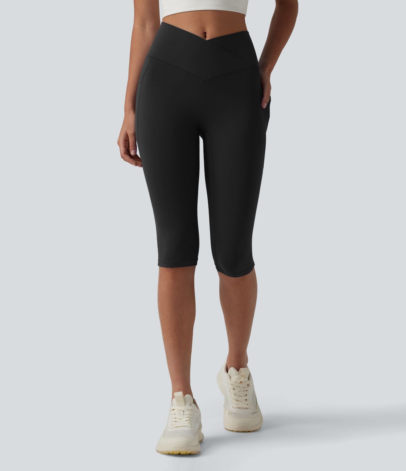 Legging de yoga corsaire SoftlyZero™ taille haute croisé avec poches - UPF50+