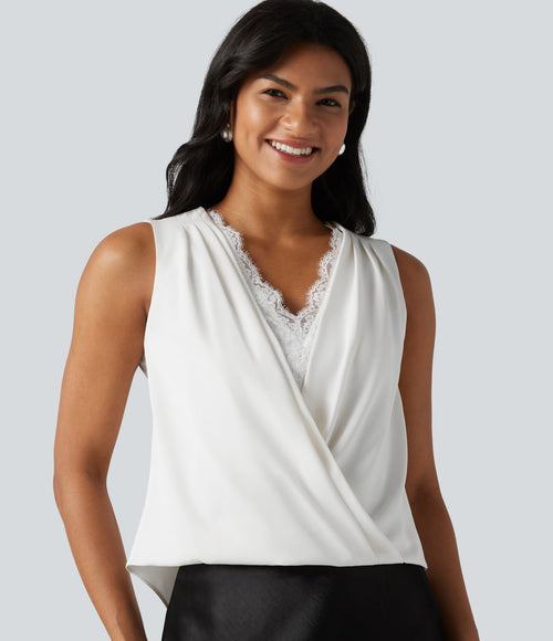 Blouse esprit bureau défroissage facile, col V, dentelle contrastée, fronces et sans manches