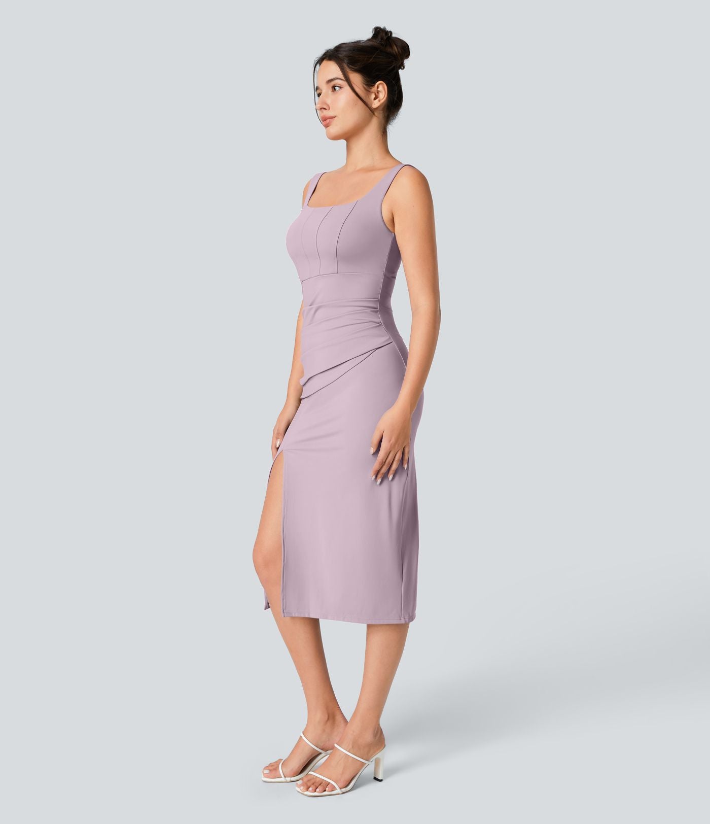Robe corset midi moulante ruchée à encolure carrée, dos nu, brassière intégrée