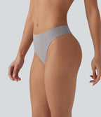 String lounge taille en V
