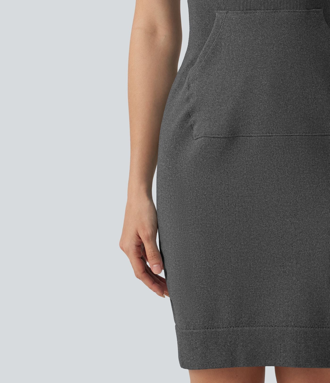 Robe mini moulante OneForm Seamless Flow à capuche avec cordon de serrage, manches courtes et poche