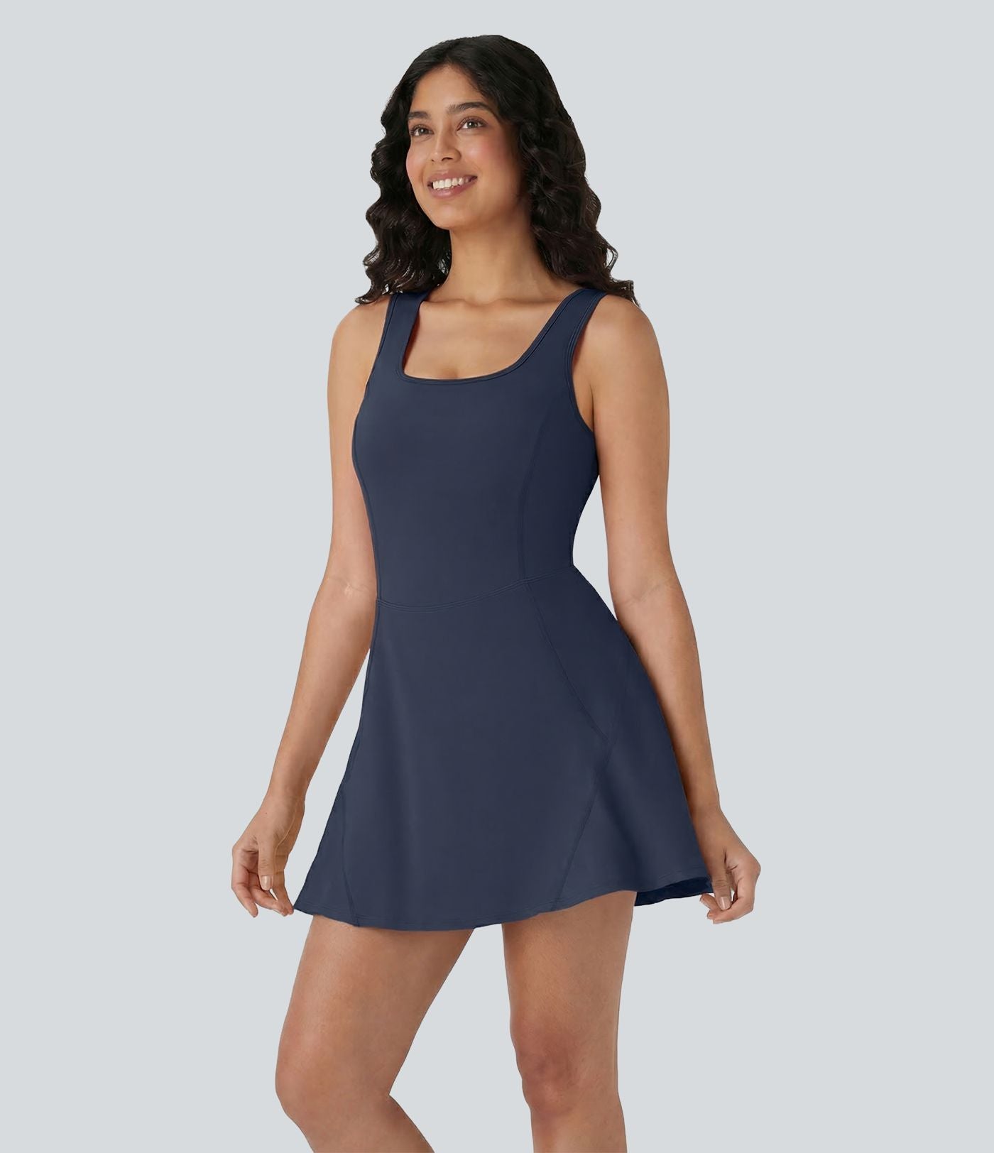 Softlyzero™ Airy Robe Sport de danse courte 2-en-1 avec dos nu croisé, encolure en U et poches latérales