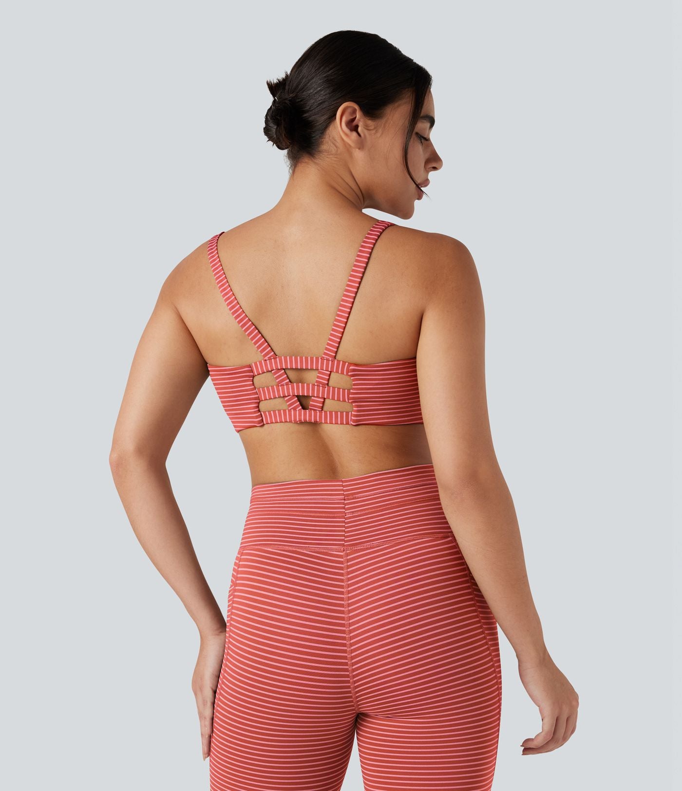 Brassière de sport yoga soutien léger col U à découpes rayé bonnets A-C