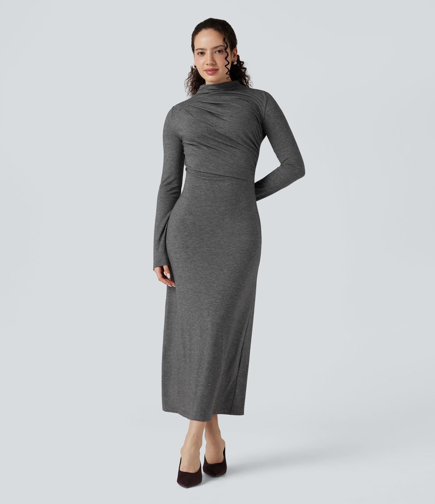 Robe mi-longue col montant manches longues