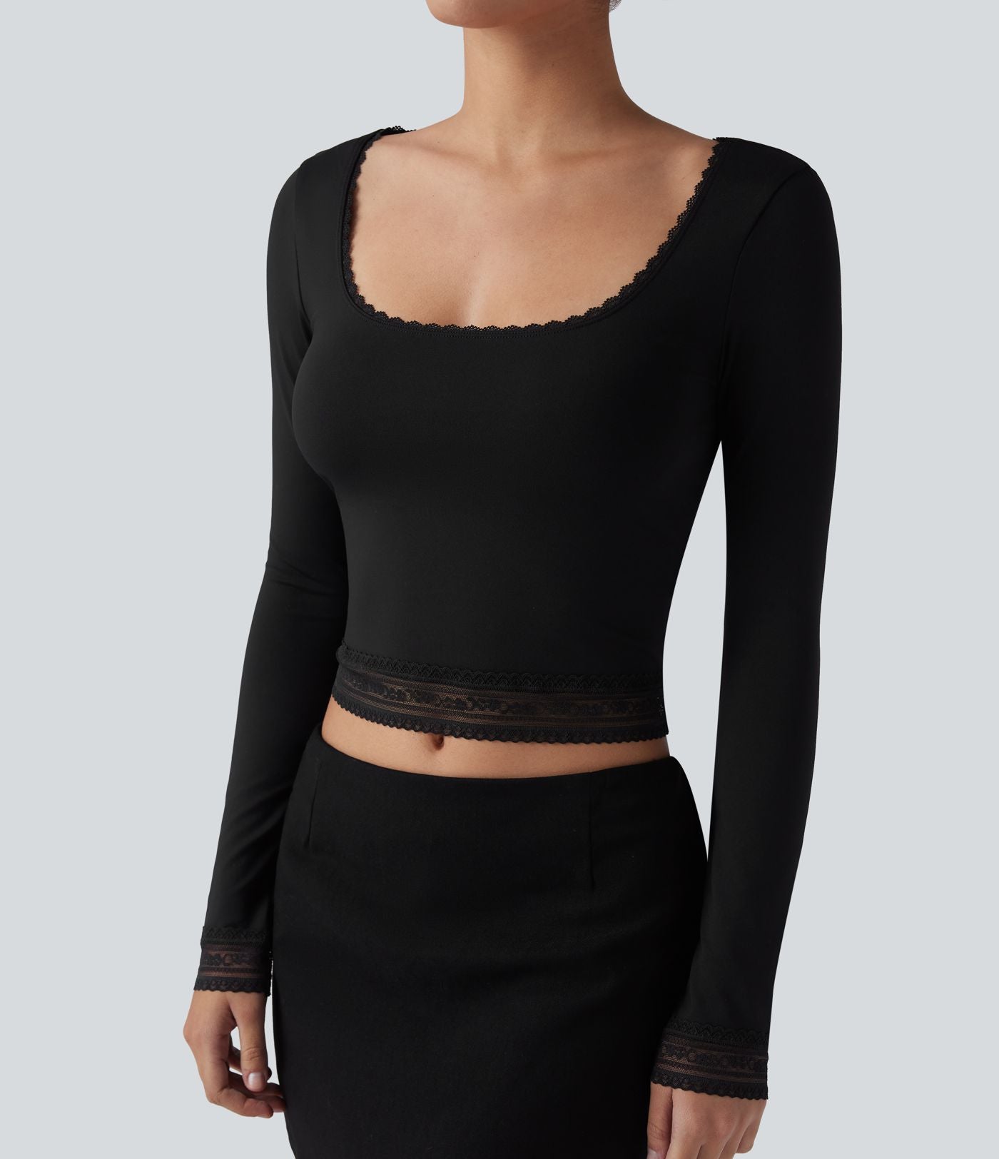 T-shirt à col U, dentelle contrastante et manches longues