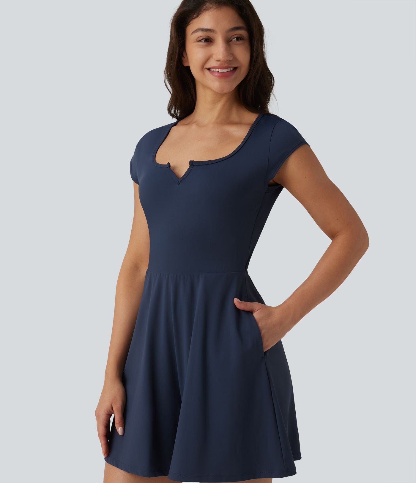 Combinaison de yoga SoftlyZero™ Airy manches courtes jambes larges effet frais InstantCool avec poches, accès facile Easy Peasy