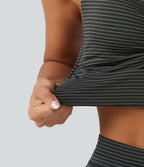 Brassière de sport push-up rayée à maintien léger, avec coussinets fixes, idéale pour le yoga.