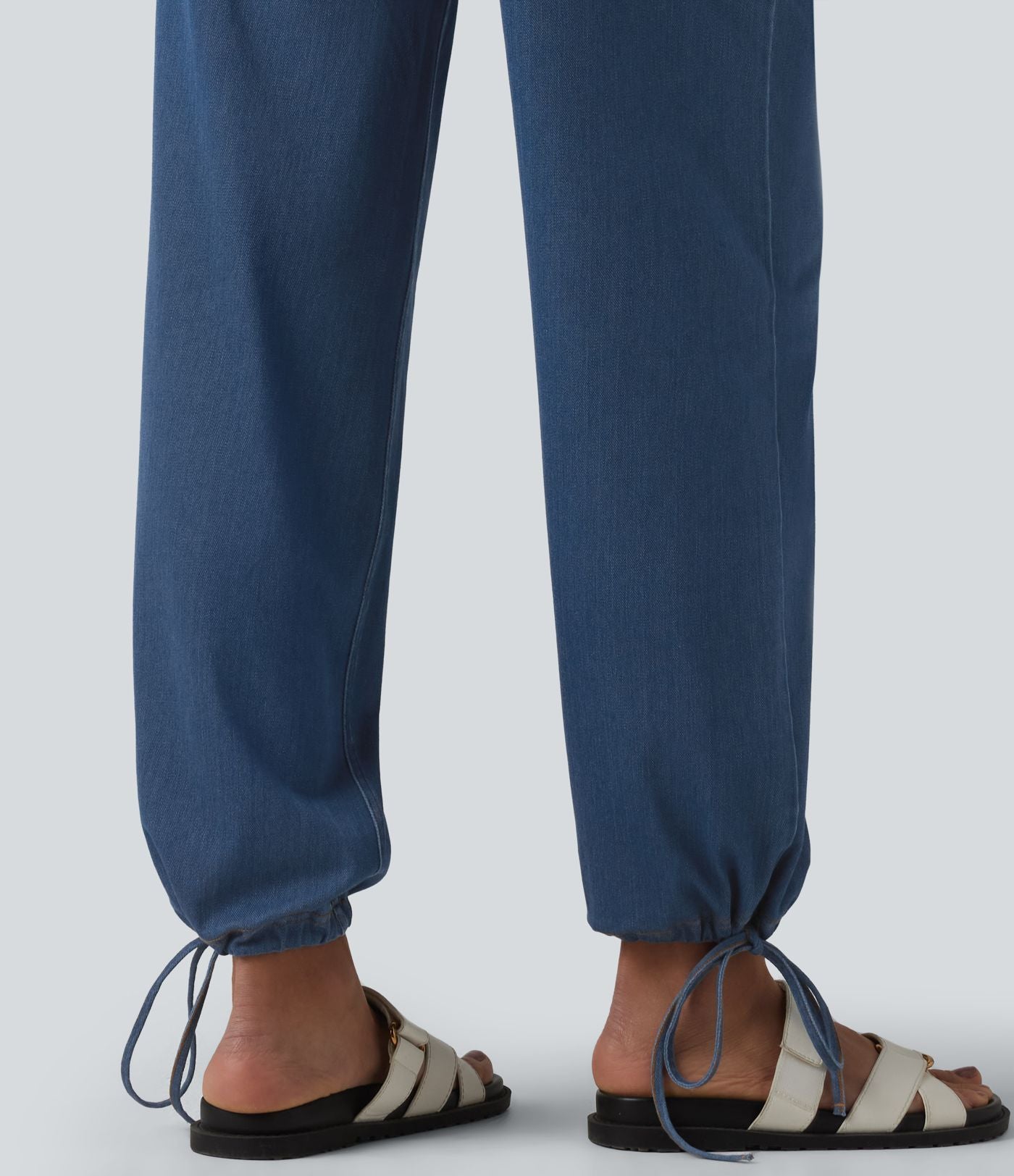Halara Flex™ Jogging décontracté en denim taille mi-haute croisé avec cordon de serrage et poches