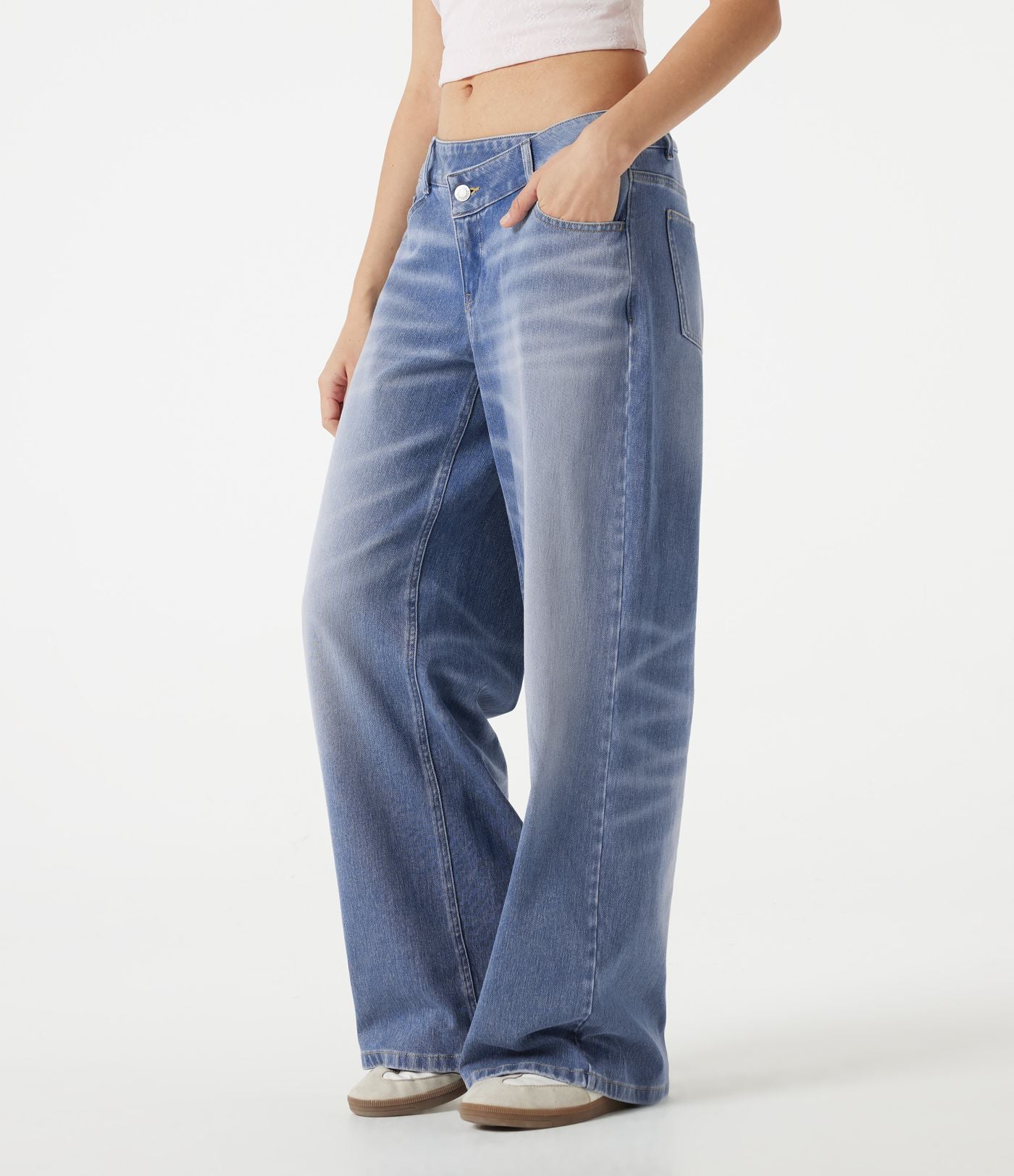 Jean baggy Halara Flex™ taille basse délavé asymétrique avec poches