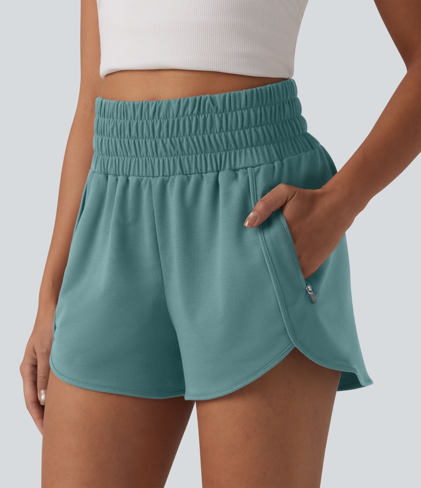 Short sweat décontracté taille haute à ourlet arrondi 7,5 cm avec poches