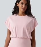Robe de sport mini de yoga SoftlyZero™ Airy 2-en-1 effet frais InstantCool col rond à manches courtes, demi-zip et poches, accès facile Easy Peasy