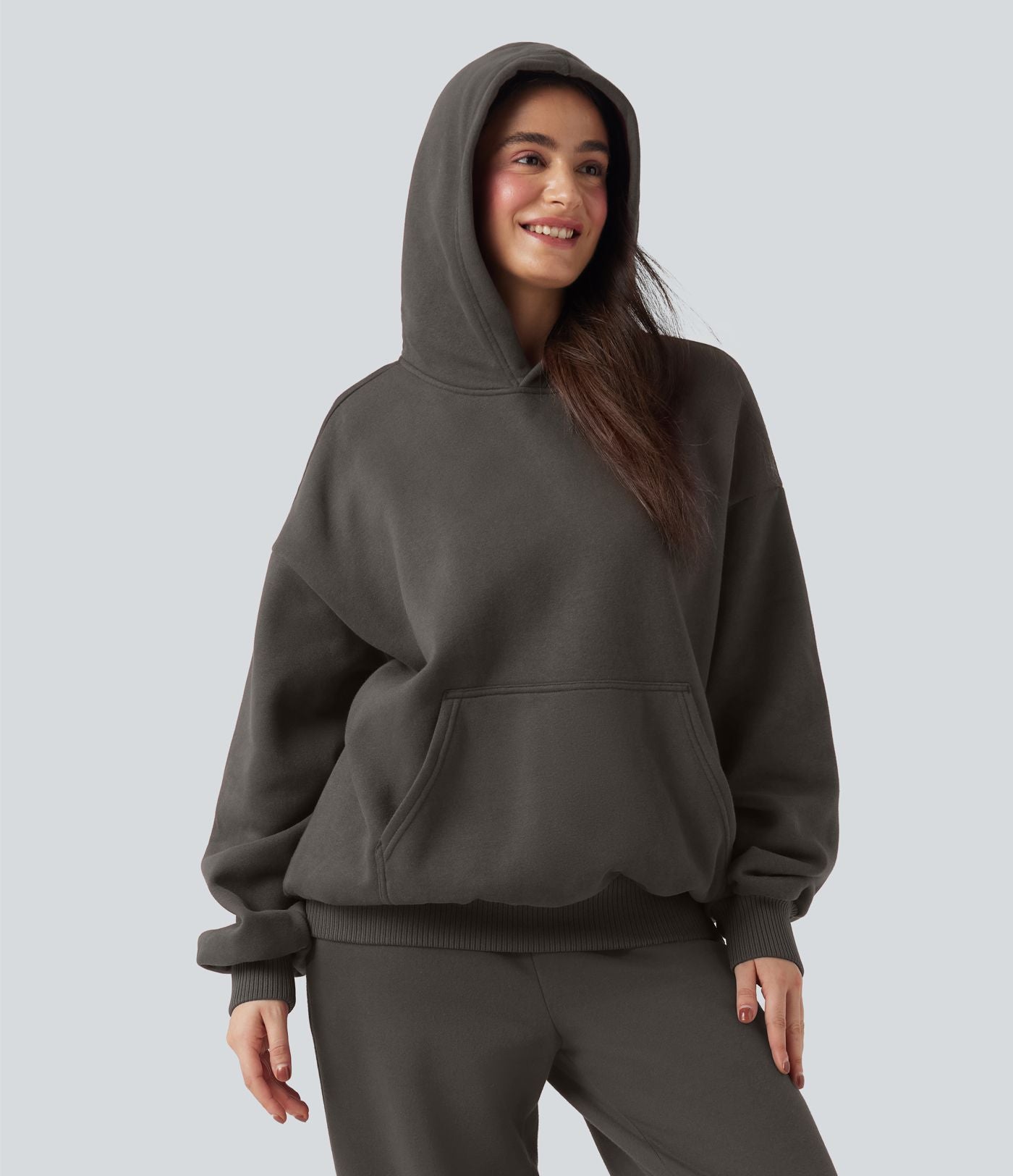 Sweat à capuche en coton molleton manches longues avec poches