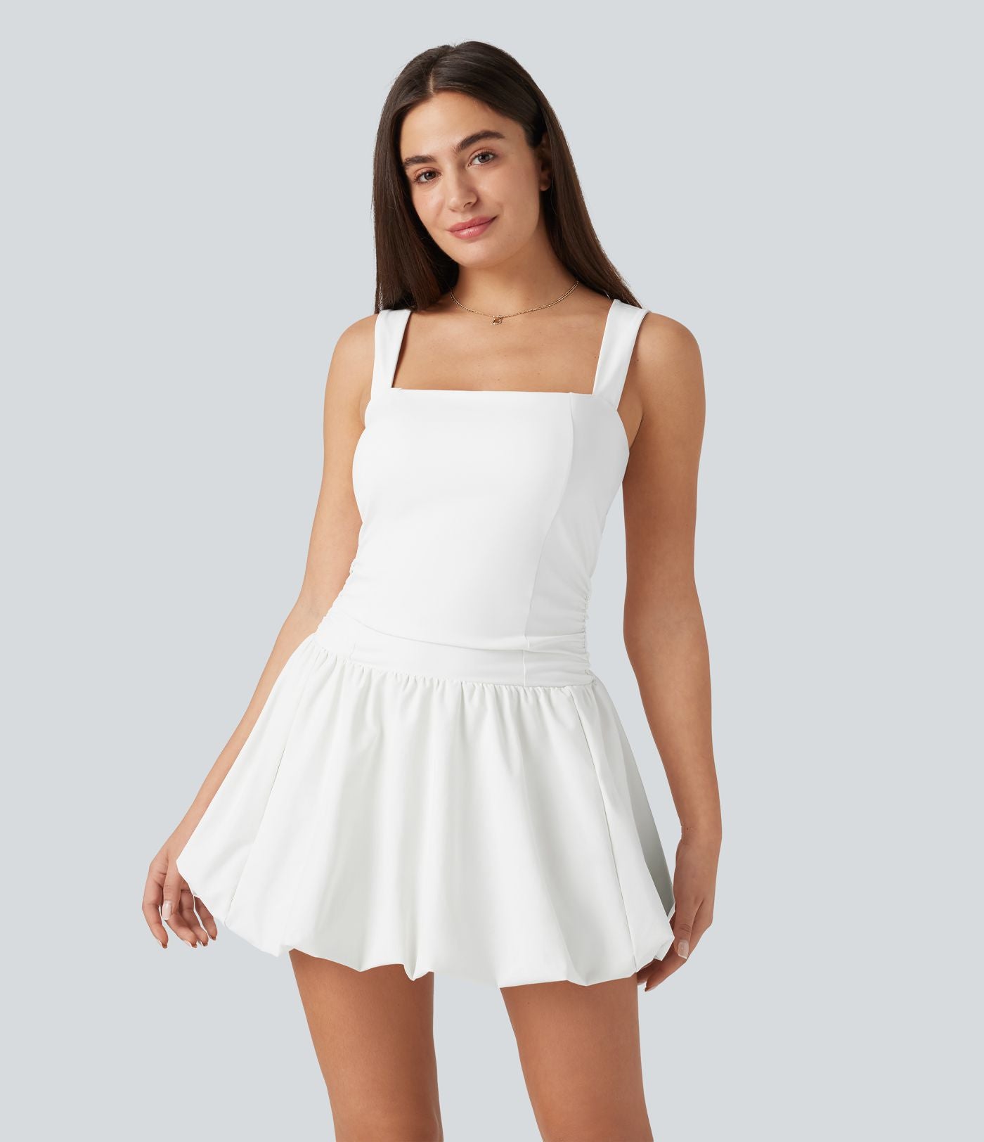 Robe sport 2-en-1 mini bulle sans manches à col carré et soutien-gorge intégré avec poches - Édition Easy Peasy