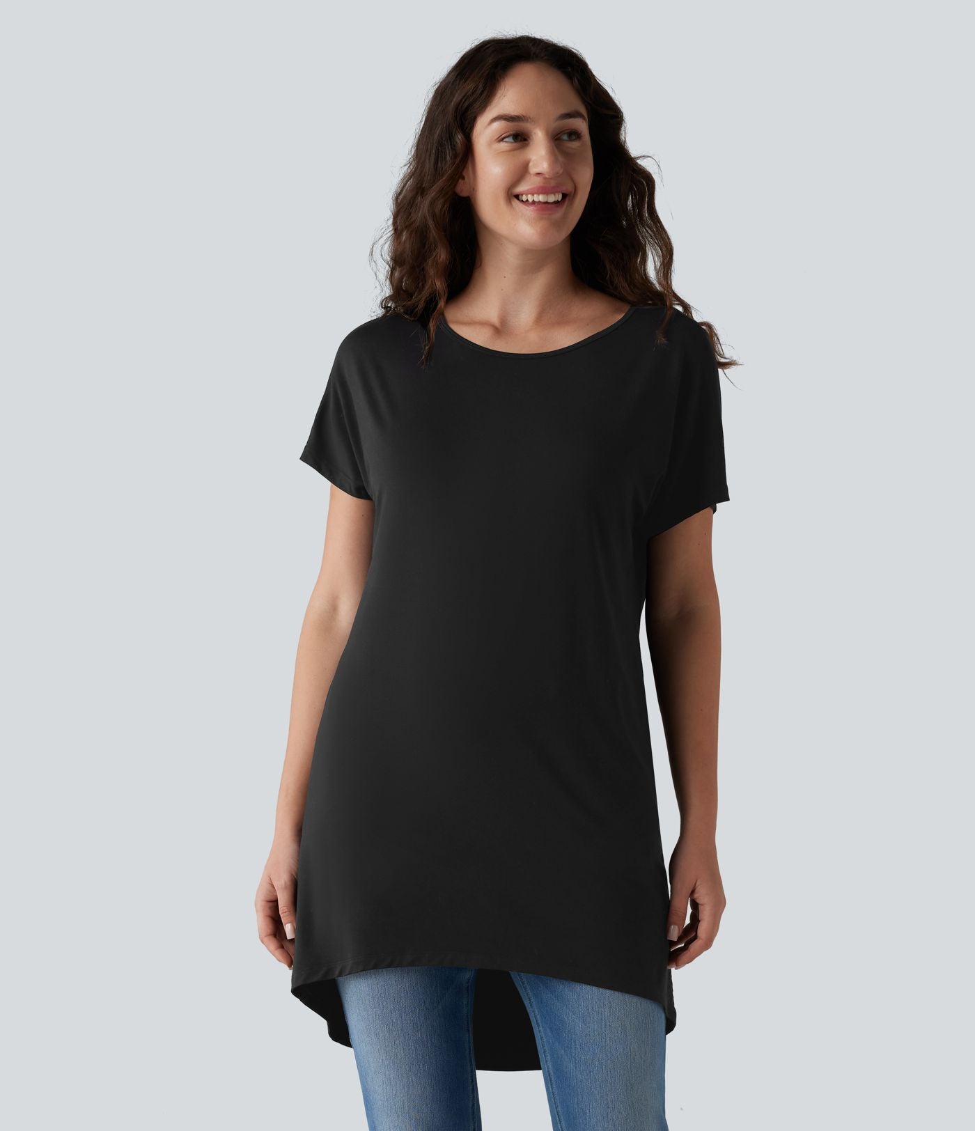 T-shirt décontracté à manches courtes et col bateau, coupe asymétrique, avec poches