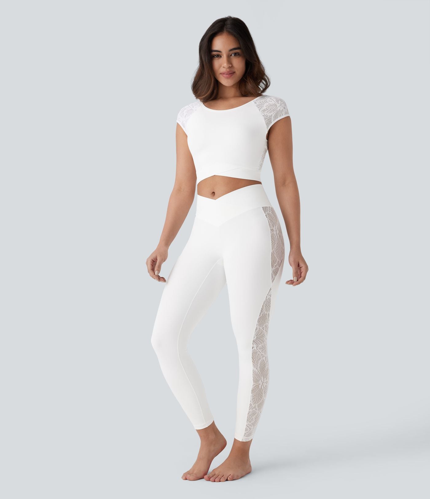 Softlyzero™ Haut de sport de yoga court dos nu avec dentelle contrastée et ourlet croisé-UPF50+