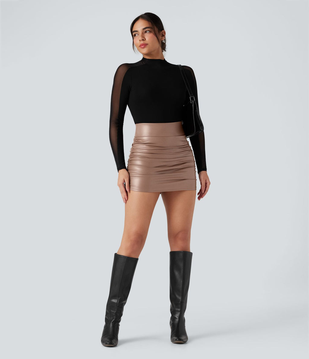 Jupe courte moulante 2-en-1 SoCinched gainante taille haute similicuir polaire froncée ourlet arrondi