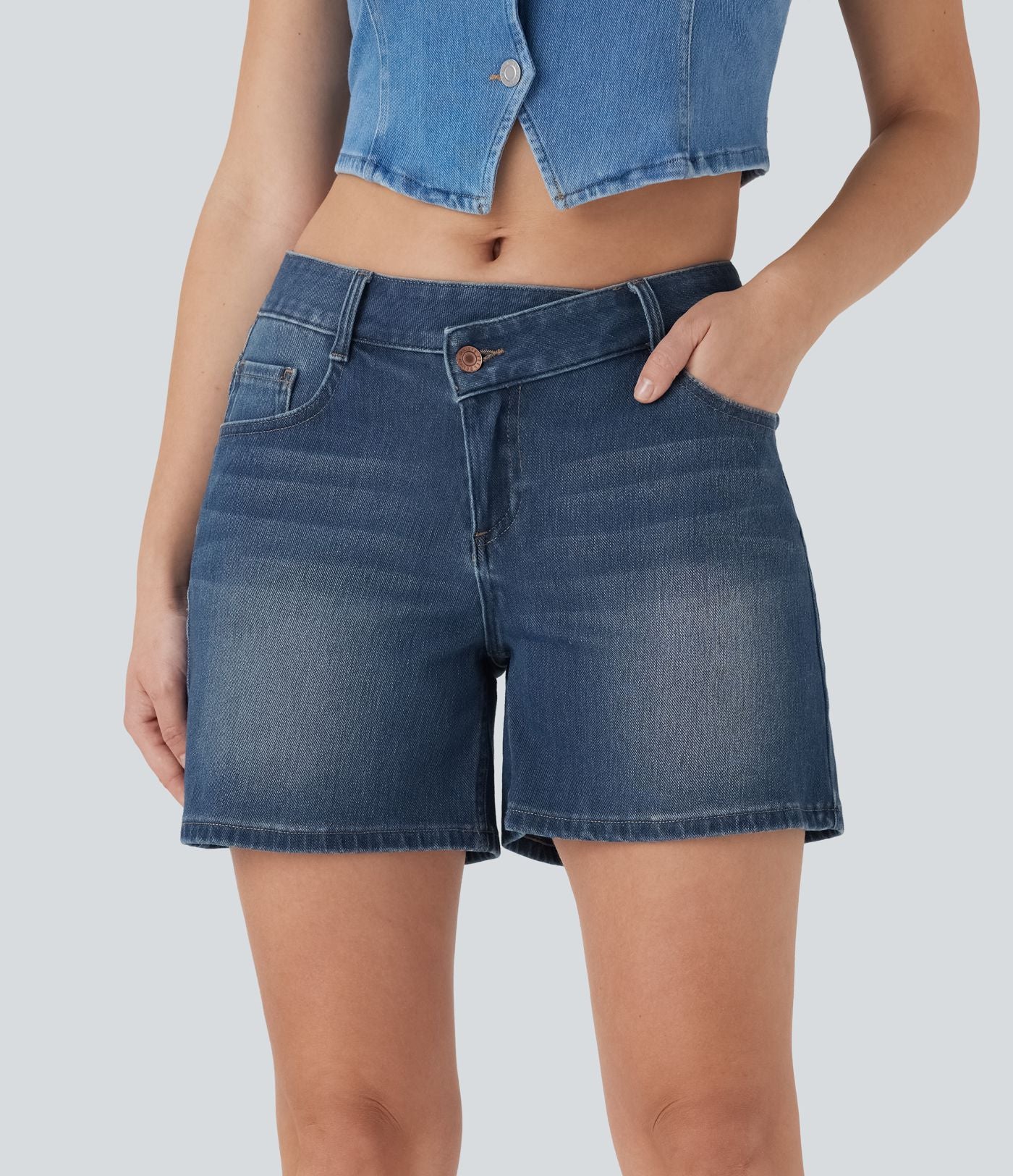 Short asymétrique en jean délavé Halara Flex™ taille basse à poches multiples