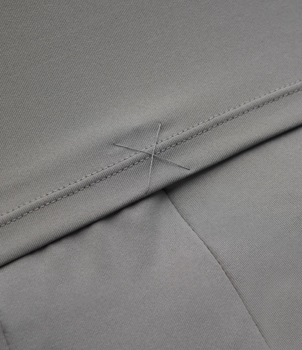 Combinaison de cérémonie à manches longues, coupe large avec poches latérales et zip invisible - Édition Easy Peasy