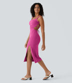 Robe midi laquée fendue, brassière intégrée, dos nu croisé