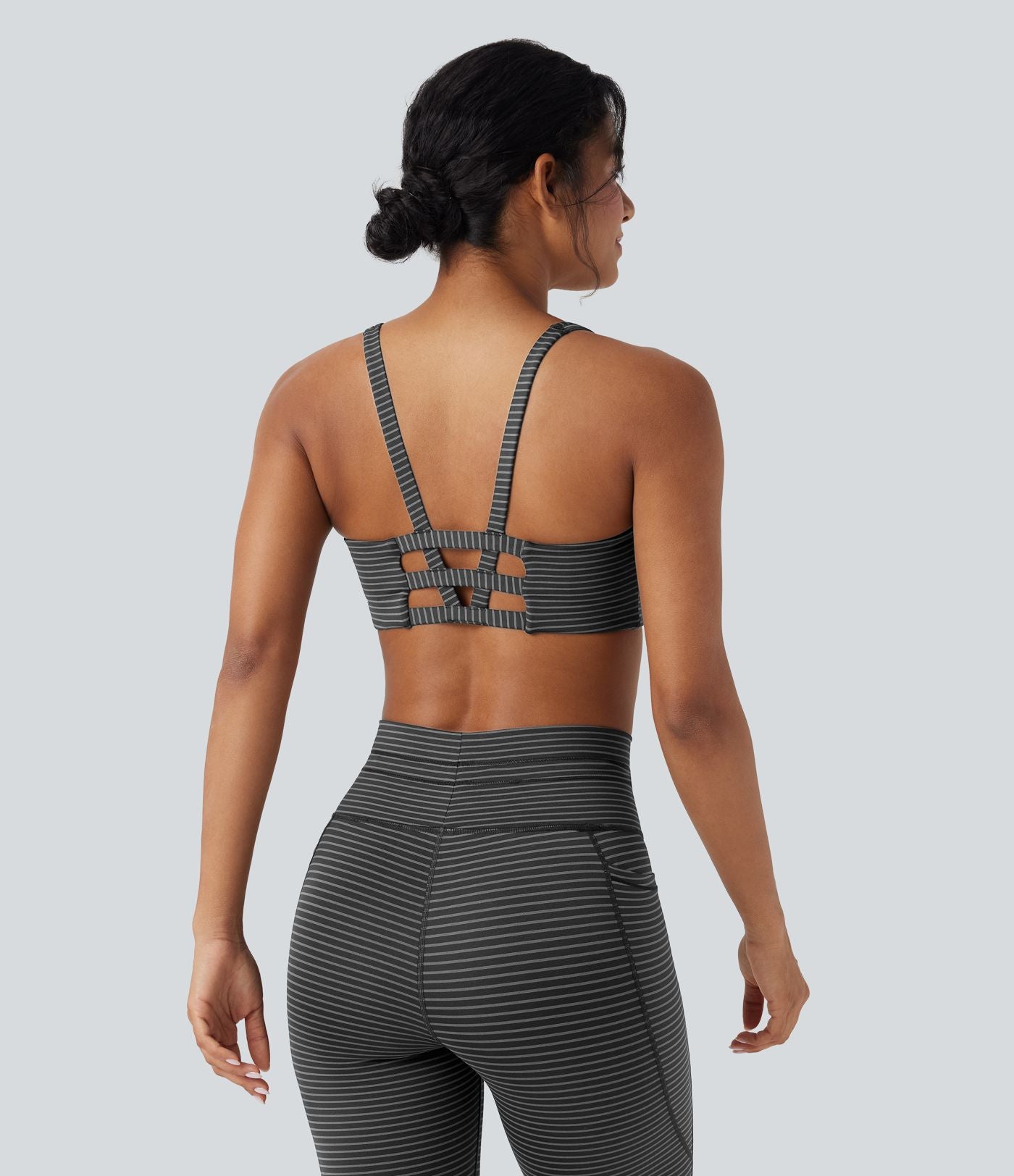 Brassière de sport yoga soutien léger col U à découpes rayé bonnets A-C