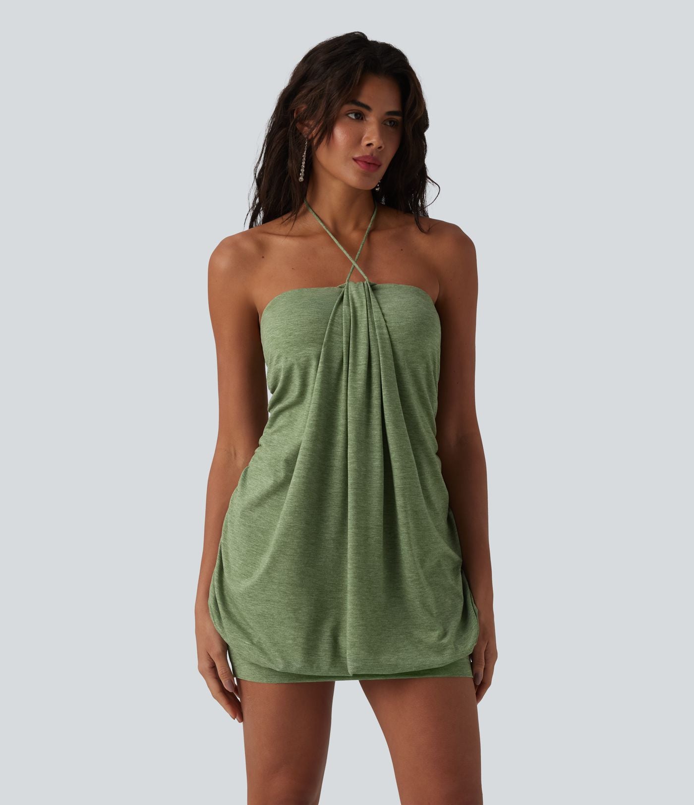 Robe mini moulante à dos nu et brassière intégrée