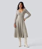 Robe mi-longue évasée maille côtelée à décolleté en V et manches longues