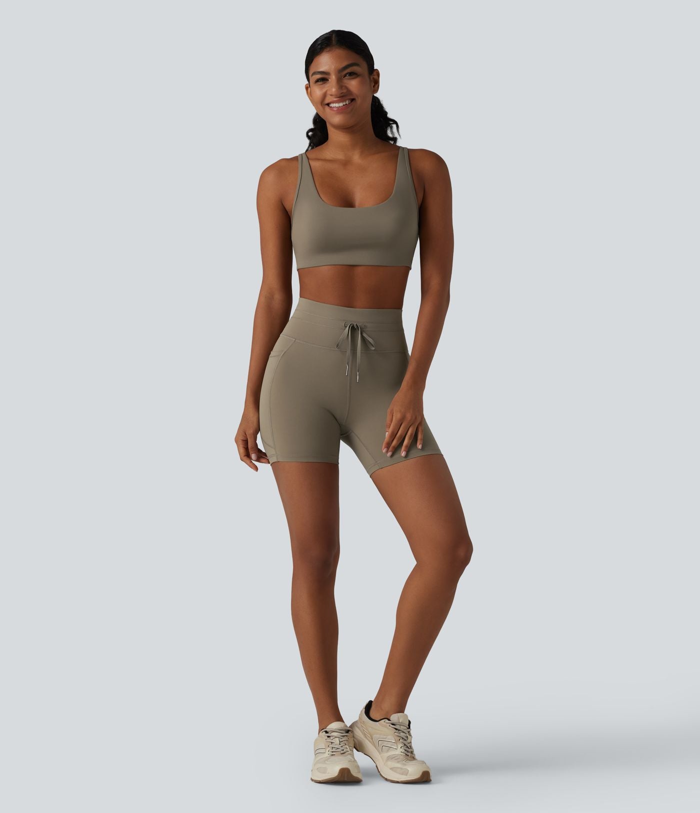 Short de cycliste yoga uni taille haute 12,5 cm avec cordon de serrage et poches