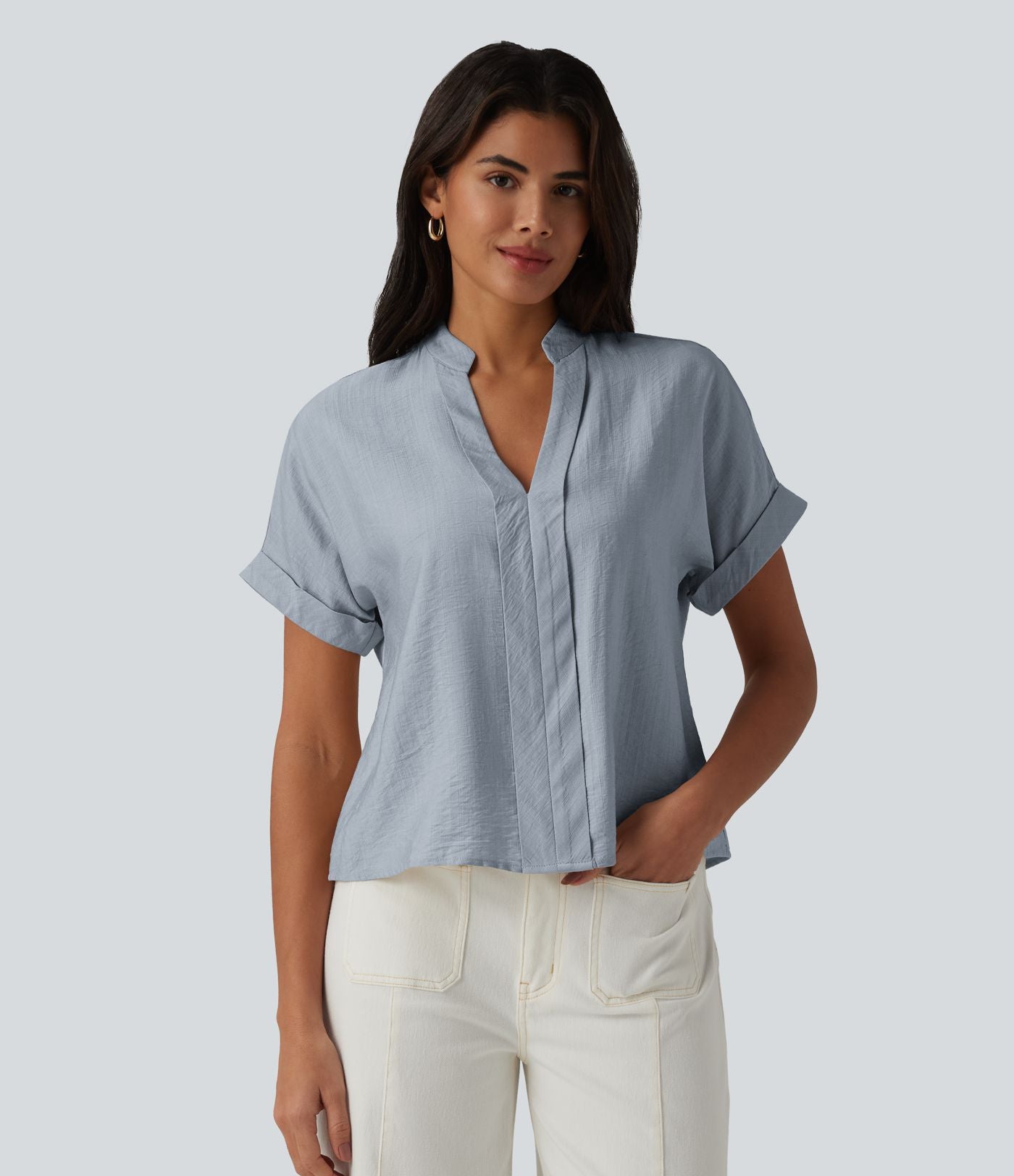 Chemise col V manches courtes aspect lin pour le bureau