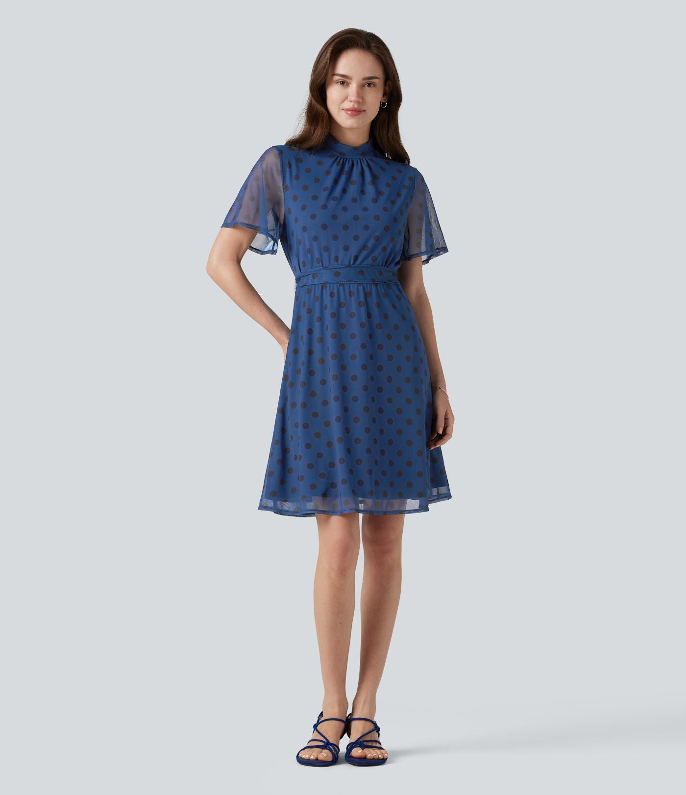 Robe décontractée col cheminée à pois en mesh avec manches à volants, ceinture et poches