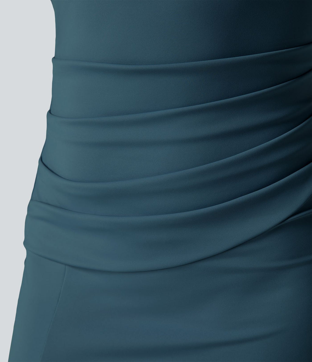 Robe corset midi moulante ruchée à encolure carrée, dos nu, brassière intégrée