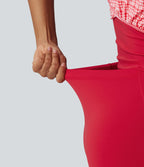 Robe de tennis active mini 2-en-1 à carreaux froissée à séchage rapide avec brassière intégrée, bretelles réglables et poches — Easy Peasy