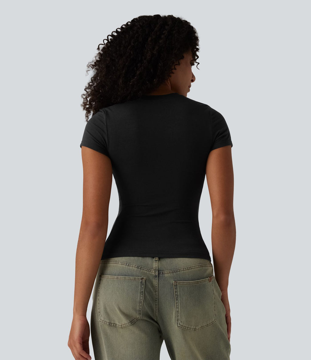 T-shirt Halara décontracté en jersey de coton, col Henley, manches courtes, coupe ultra-ajustée