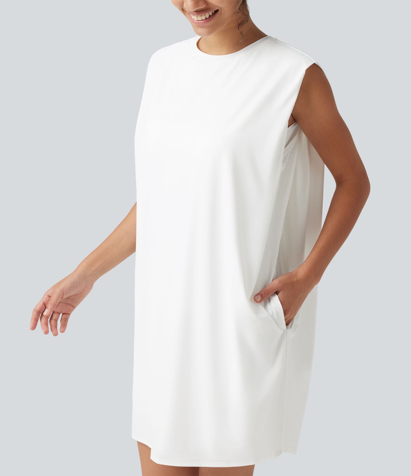 Robe active mini de yoga à col rond avec coussinets amovibles, poches et protection solaire UPF 50+