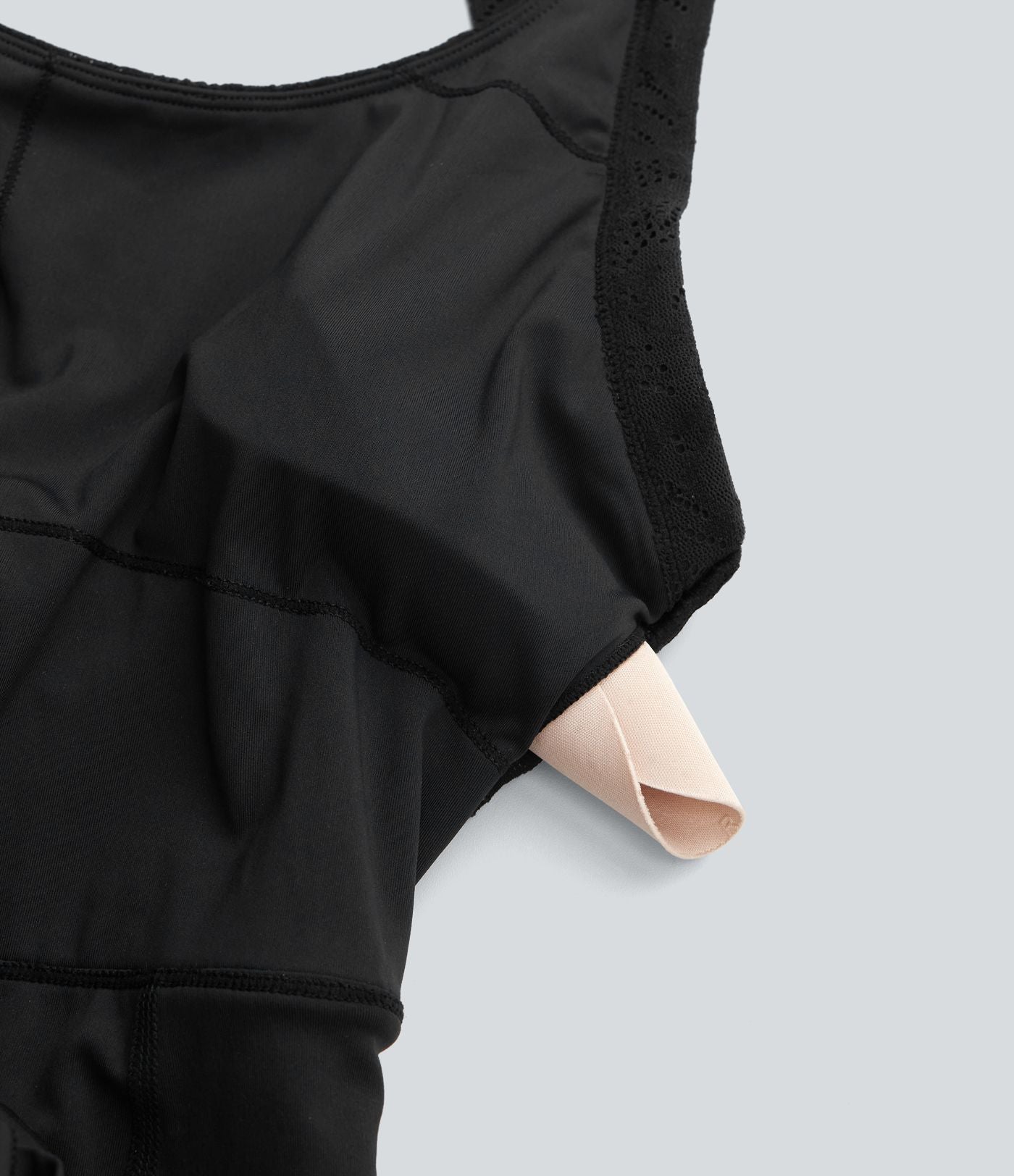 Robe-short 2-en-1 mini de danse active avec dos nu, détail torsadé, dentelle et poches-Easy Peasy