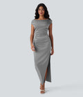 Robe de soirée longue en satin avec encolure bateau, manches cap, fermeture éclair invisible, fronces et fente