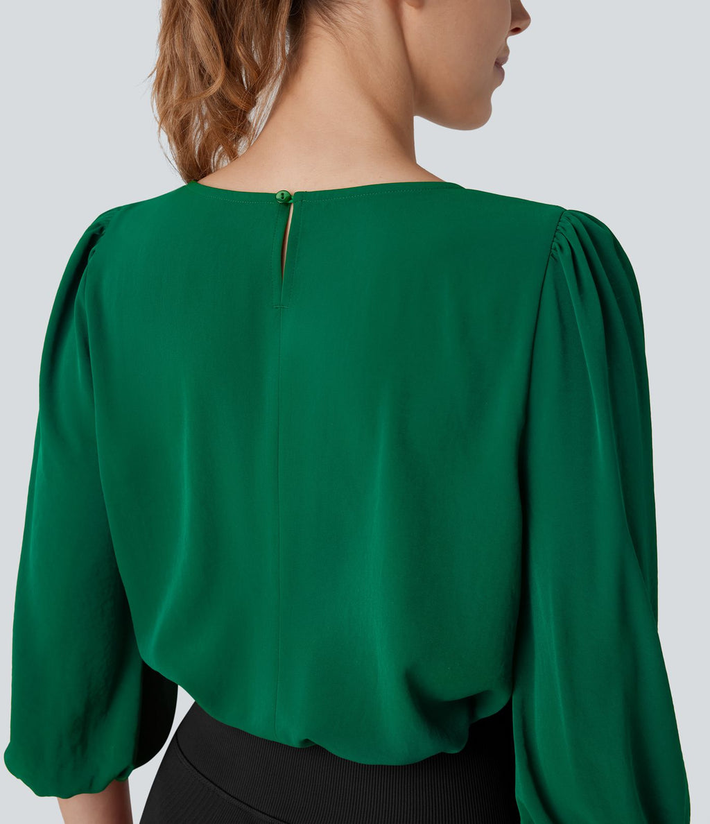 Blouse de travail col bateau avec manches évêque et dos ajouré