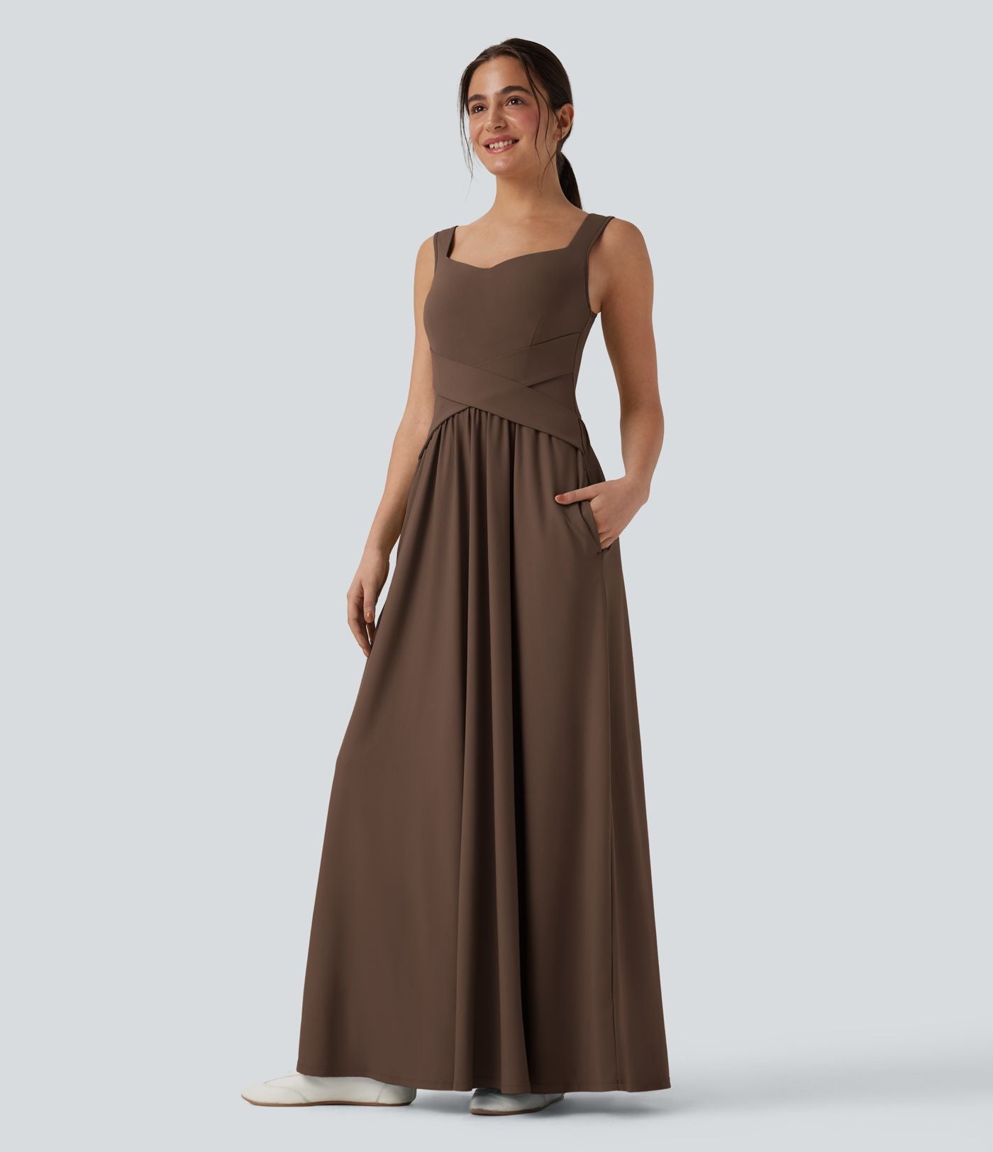 Robe maxi fluide dos nu, avec brassière intégrée et poches