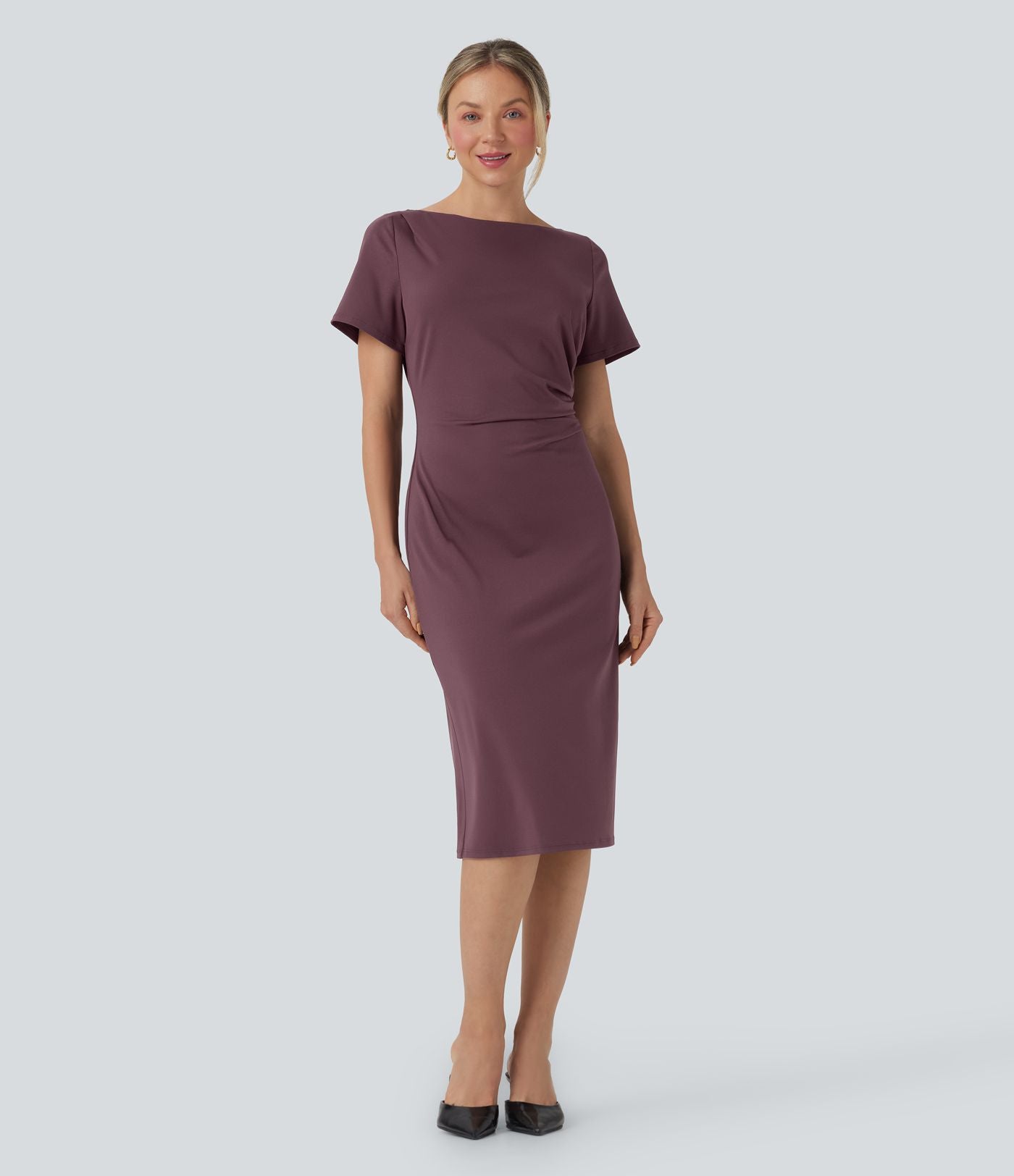 Robe tailleur mi-longue moulante manches courtes froncée
