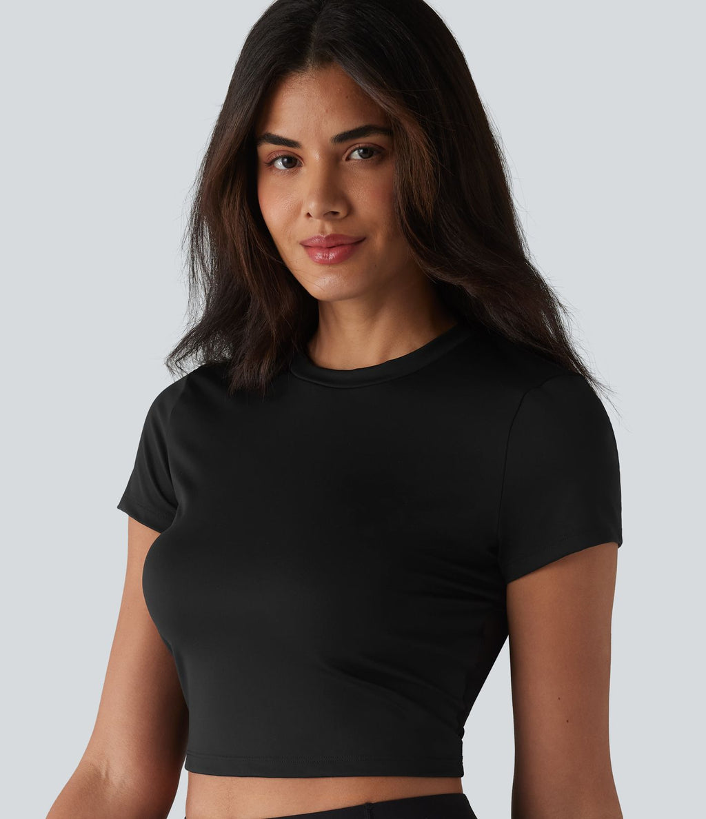 Haut de sport SoftlyZero™ Airy à col rond, manches courtes, dos échancré, mesh respirant à effet frais InstantCool, protection solaire UPF50+