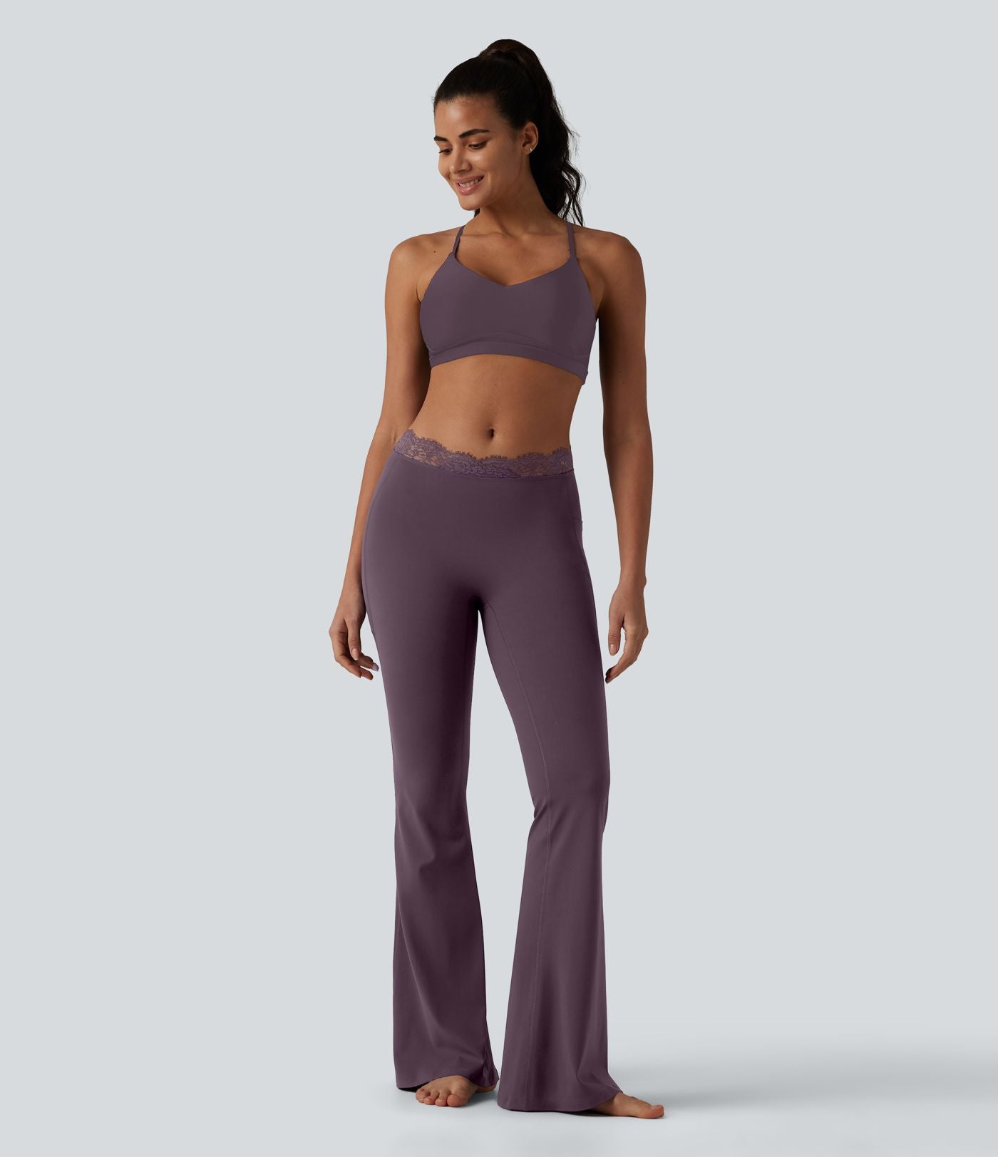Halara UltraSculpt™ Legging évasé de yoga taille haute en V avec dentelle contrastée et poches