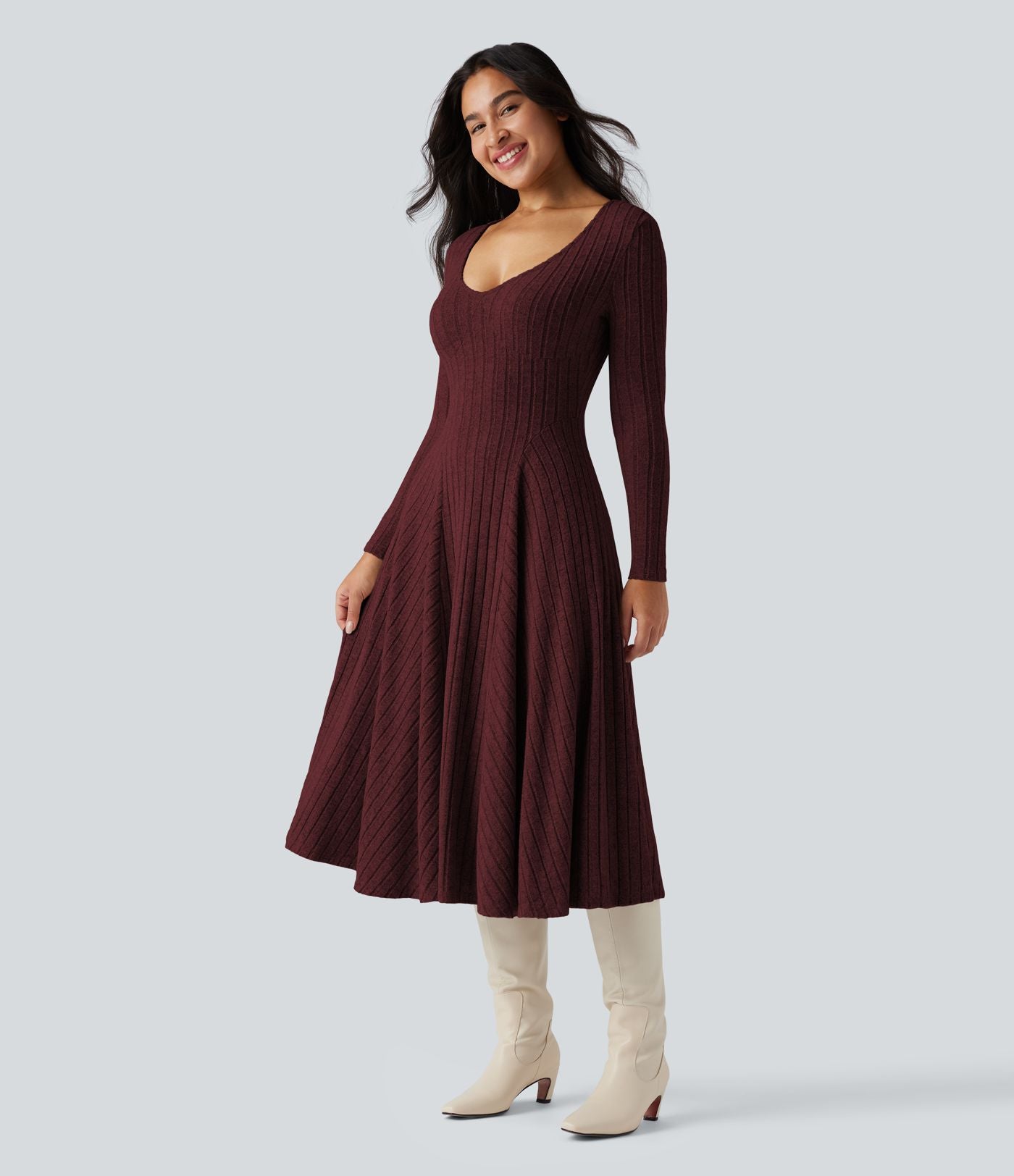 Robe mi-longue évasée maille côtelée à décolleté en V et manches longues