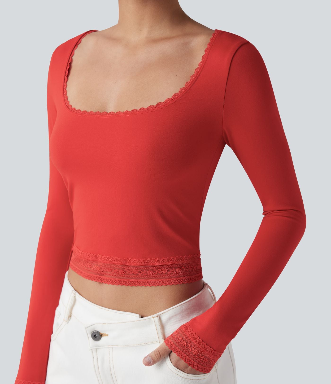 T-shirt à col U, dentelle contrastante et manches longues