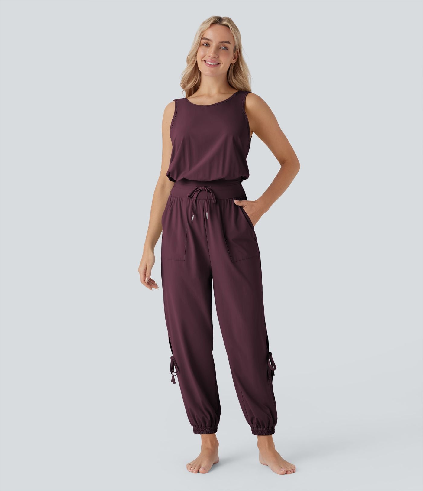 Combinaison de yoga col bateau sans manches dos nu avec découpes et poches latérales à cordon de serrage effet frais InstantCool, protection solaire UPF50+