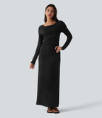 Robe longue en maille côtelée col bénitier manches longues avec dentelle contrastée