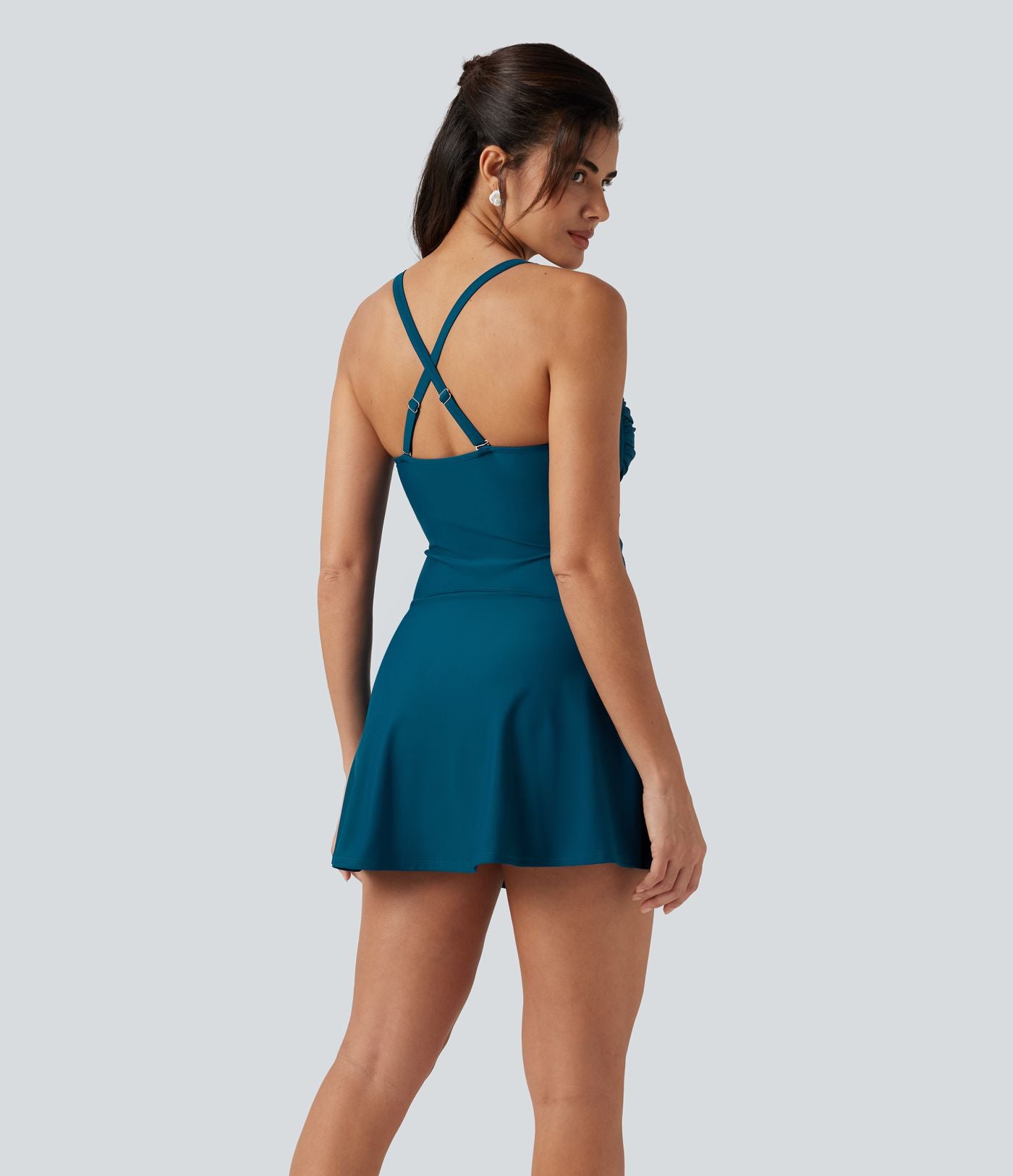 Robe de bain 2-en-1 push-up gainante à encolure Queen Anne avec bretelles ajustables, design torsadé, fronces, brassière intégrée et poches